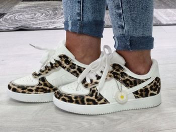 Basket blanche motif léopard