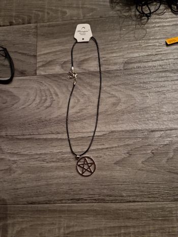 Collier pentagramme
