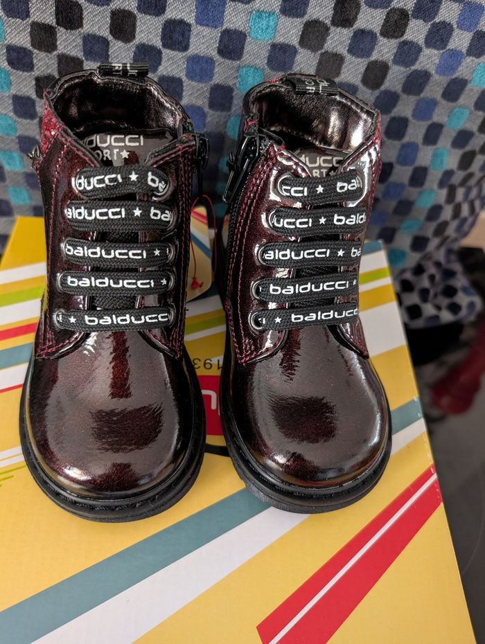 Bottines montantes fille. Taille 22. Neuf. Balducci - photo numéro 3