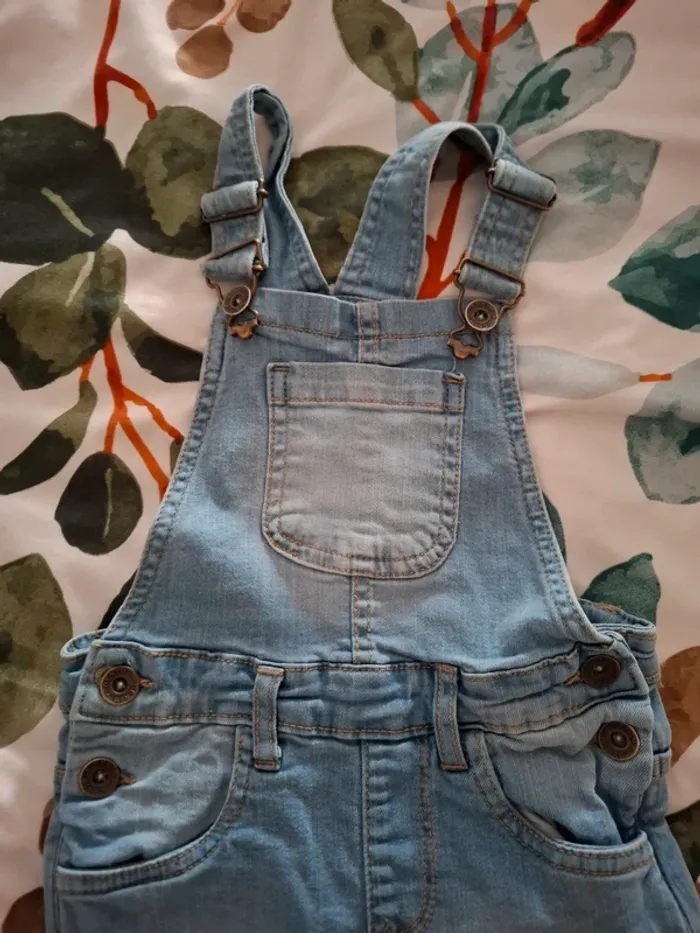 Salopette short en jeans 🥨 - photo numéro 2