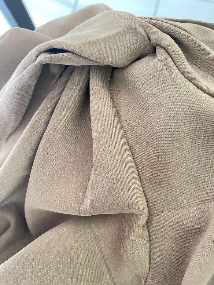 Robe beige tissu spécial douce - photo numéro 10