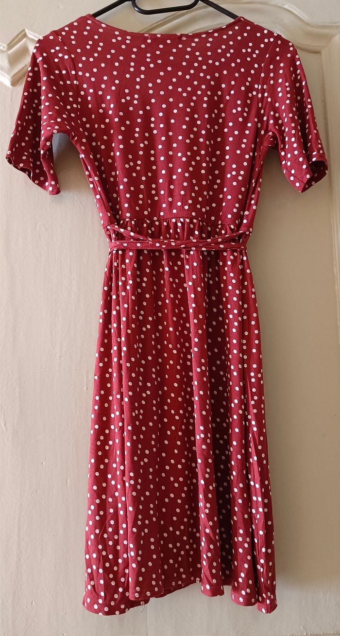Robe courte à pois terracotta Pretty Little Thing - photo numéro 4