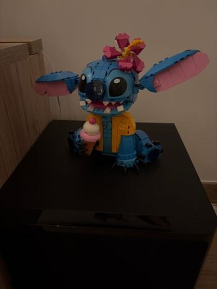 Lego stitch