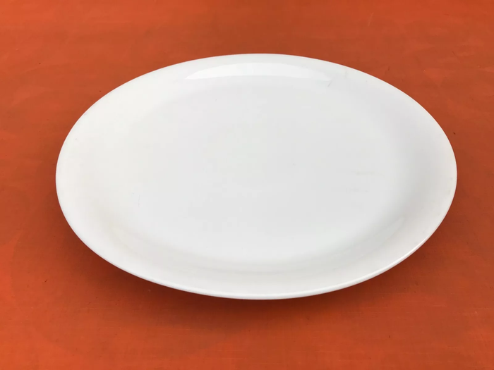 Années 1900 Grand plat sur piédouche Porcelaine blanche du Berry - photo numéro 2