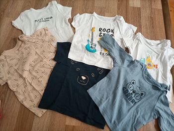 Lot 6 t shirt 9 mois