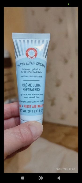 First Aid Beauty  Crème Hydratante Réparatrice Ultra Repair Cream 28,3gr
Neuf Operculé