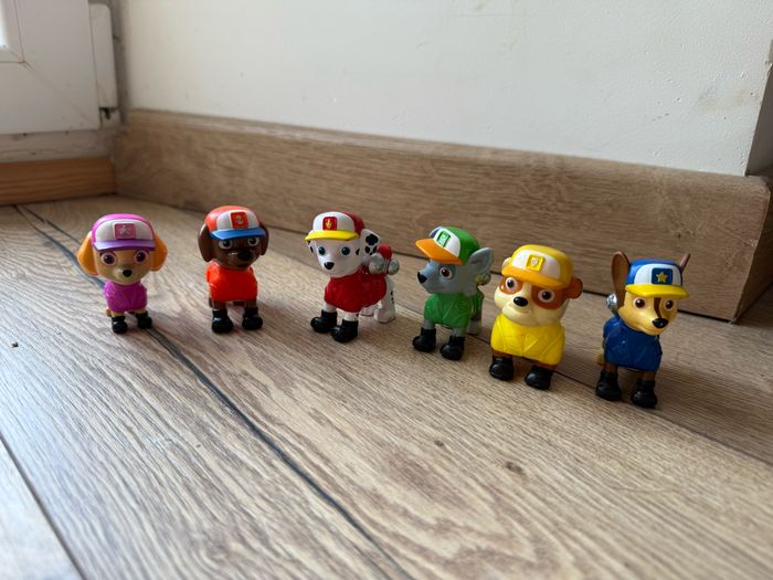 Lot de personnages figurines truck pat patrouille