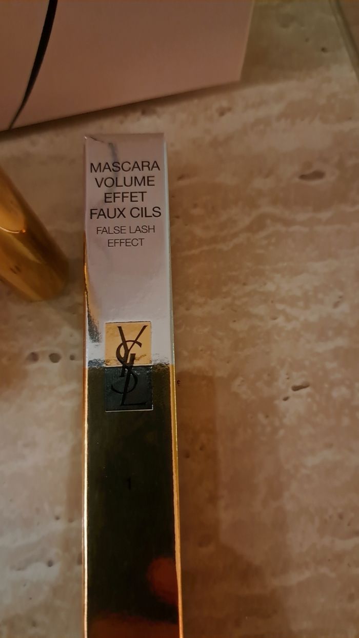 Mascara volume effet faux cils - photo numéro 2