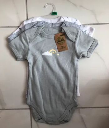 Lot de 3 Bodies manches courtes Sincere coton bio garçon T12 mois neufs ds emball