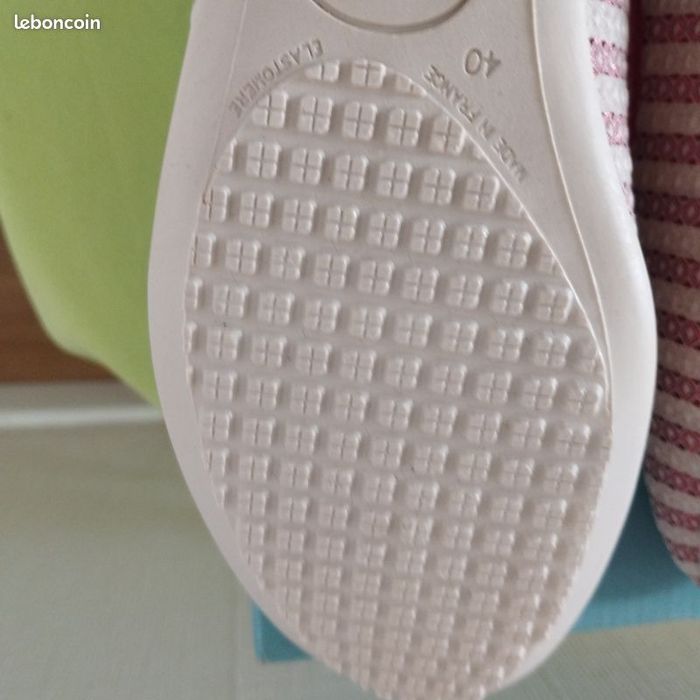 Chaussons femme Neuf Pointure 40 - photo numéro 8