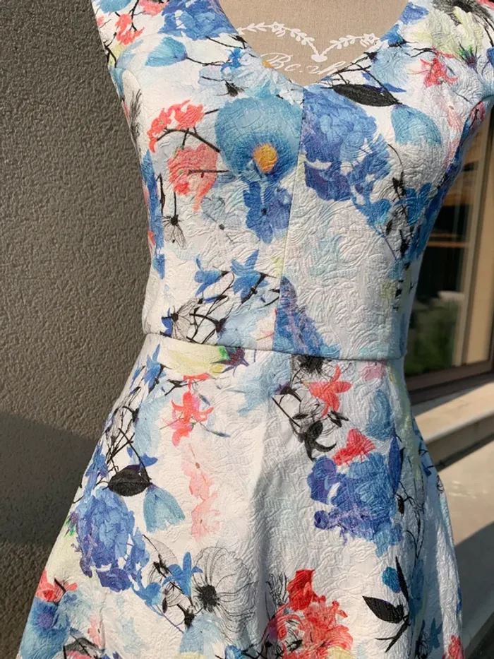 Robe blanche à fleurs matière texturée Sinéquanone taille S - photo numéro 14