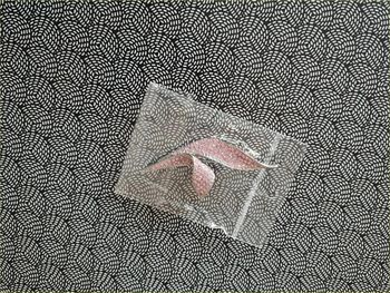 Broche feuille strass rose