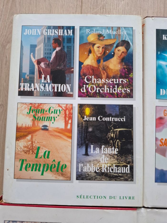 Lot de 9 livres contenant chacun 4 romans en bon état - photo numéro 2