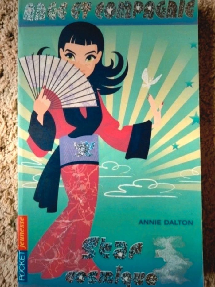 Roman jeunesse collection Ange et compagnie "Star cosmique" d'Annie Dalton