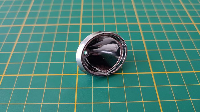 Boitier de phare droit 73B n°73 pièce détachée Porsche 911 Carrera RS 2.7 1/8 1/8ème Altaya #B37 - photo numéro 2