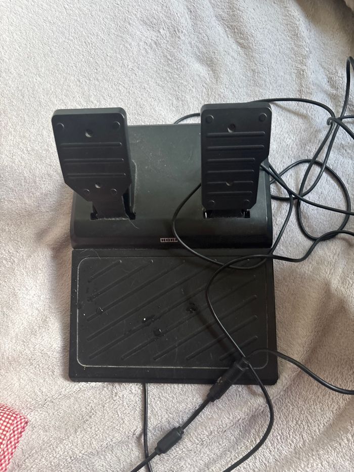 Volant avec pédales pour Xbox séries et Xbox ONE - photo numéro 2
