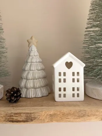 Petite maisonnette blanche lumineuse en céramique, éclairage LED