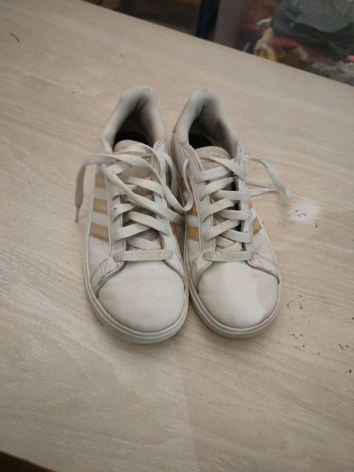 Baskets adidas blanche 35