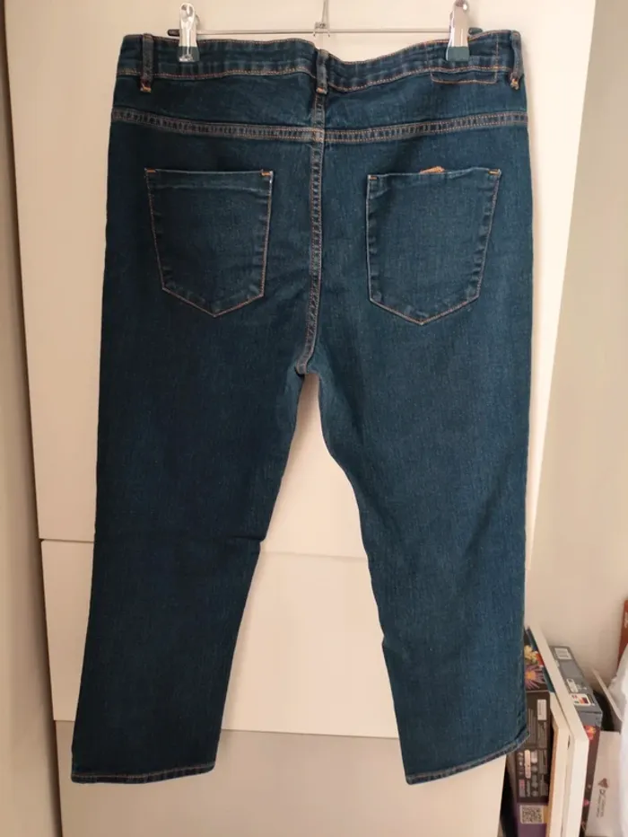 Jean pantacourt slim fit Kiabi – T42 – jamais mis Kiabi – Taille 42 - photo numéro 7
