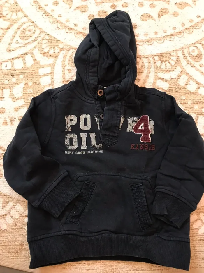 Pull tape à l’œil taille 5 ans