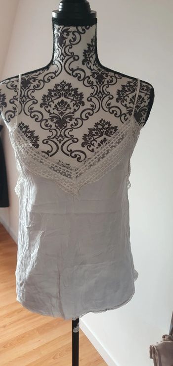 Joli haut fine bretelles