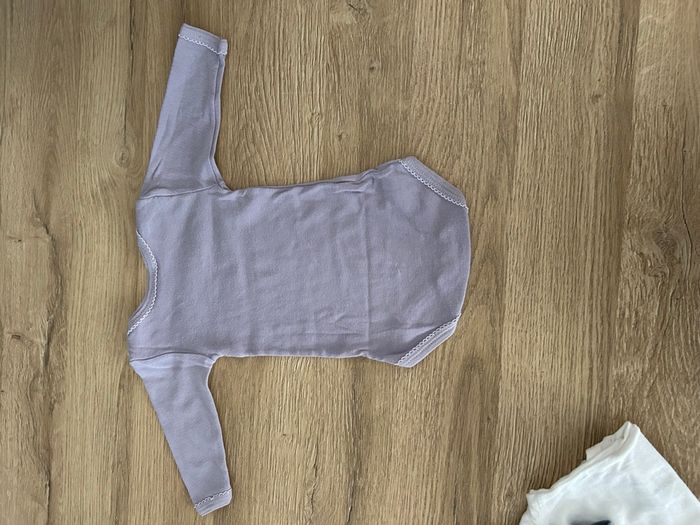 Lot 4 bodies bébé fille taille 3 mois Petit Bateau, Tape à l’œil, Kiabi - photo numéro 9