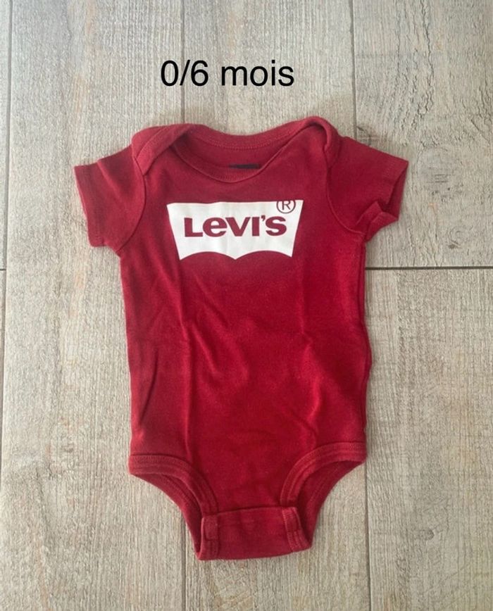 Bodie Levis - taille 0/6 mois
