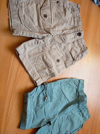 Lot 2 shorts cargo 24 mois