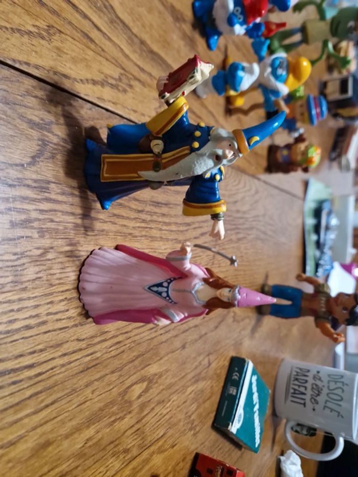 Lot de 2 figurines plastoy merlin et fée
