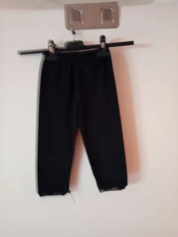 Joli legging noir. 6 ans