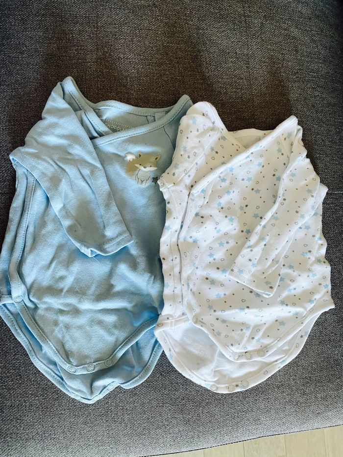 Lot body blanc et bleu