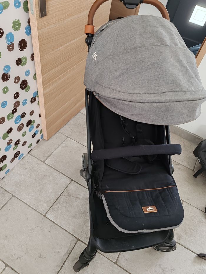 Poussette et cosy joie signature