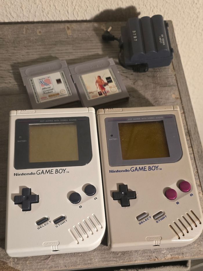Lot de 2 game boy