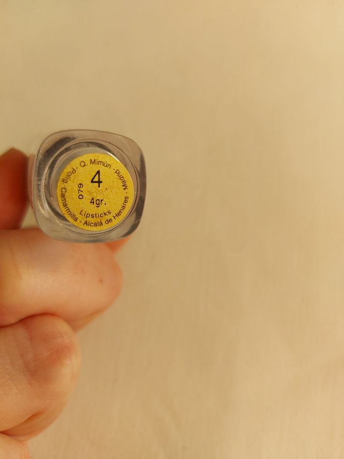 Rouge à lèvres à paillettes - photo numéro 5