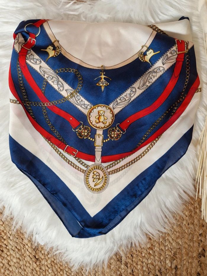 💙 Carré de tissu motifs chaîne pour bandana, foulard, décor de sac - photo numéro 4