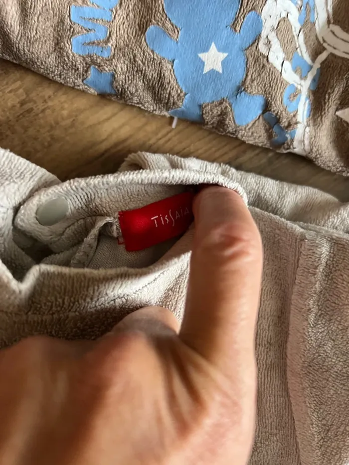 Lot de 4 pyjamas velours avec pieds 6 mois - photo numéro 3