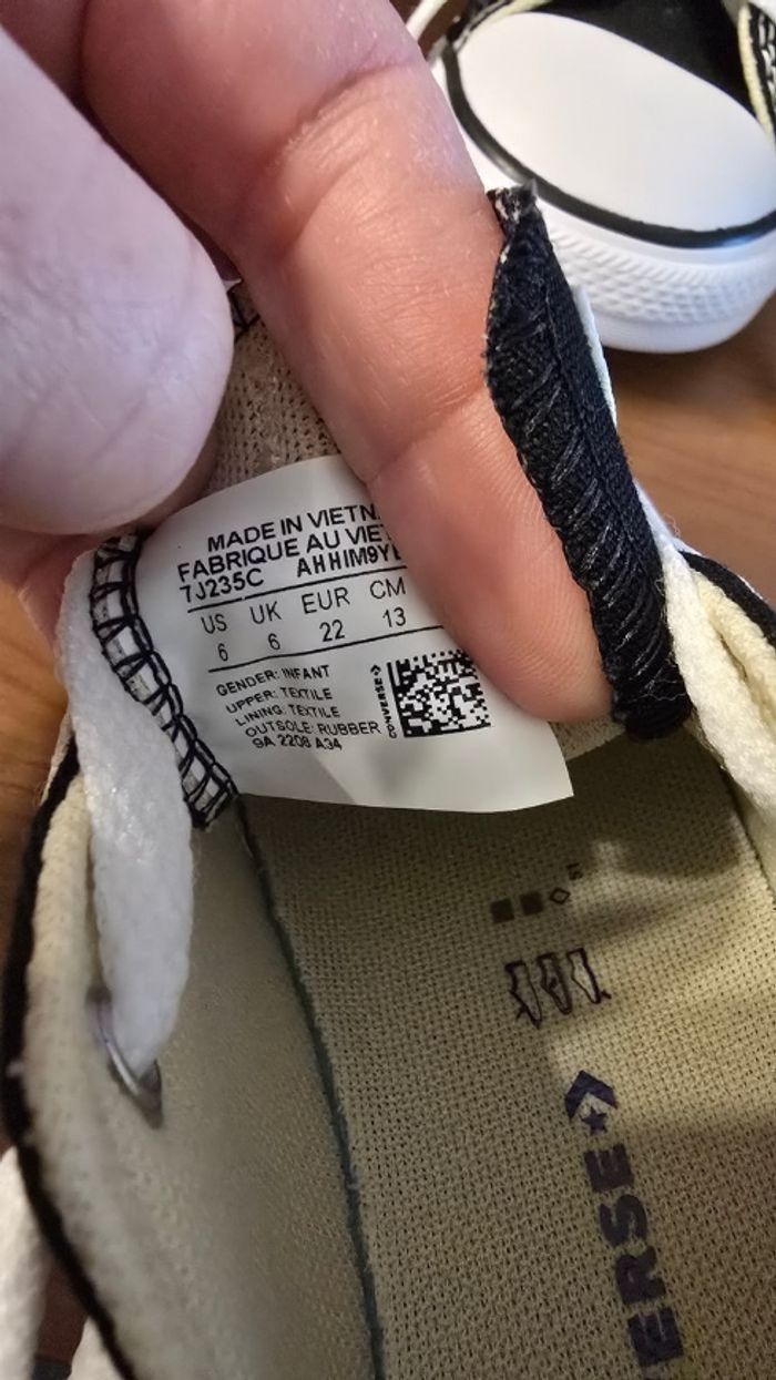 (Mises 1h!!!) 🥰🤩 baskets CONVERSES Pointure 22 unisex 🤩🥰 - photo numéro 4