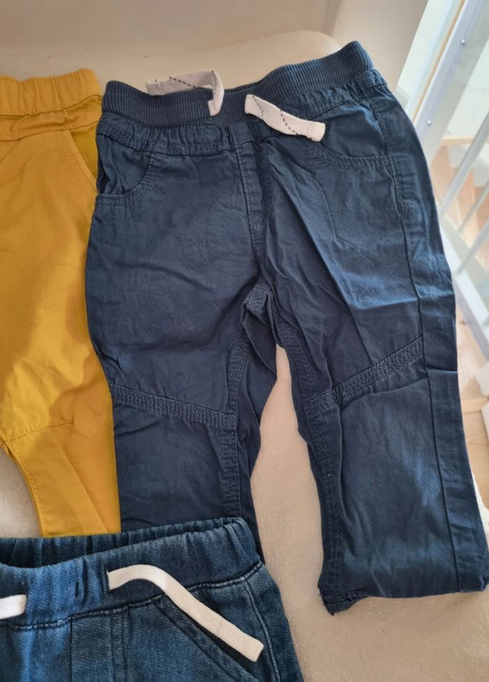 3 pantalons 12 mois - photo numéro 5