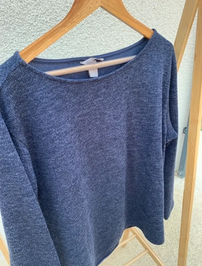 Pull h&m bleu marine léger - photo numéro 2