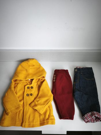 Lot gilet et pantalons bébé 1 mois