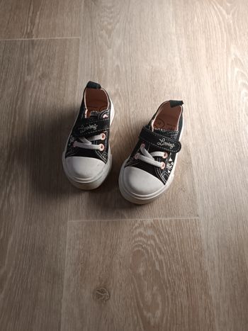 Chaussure motif fleurs