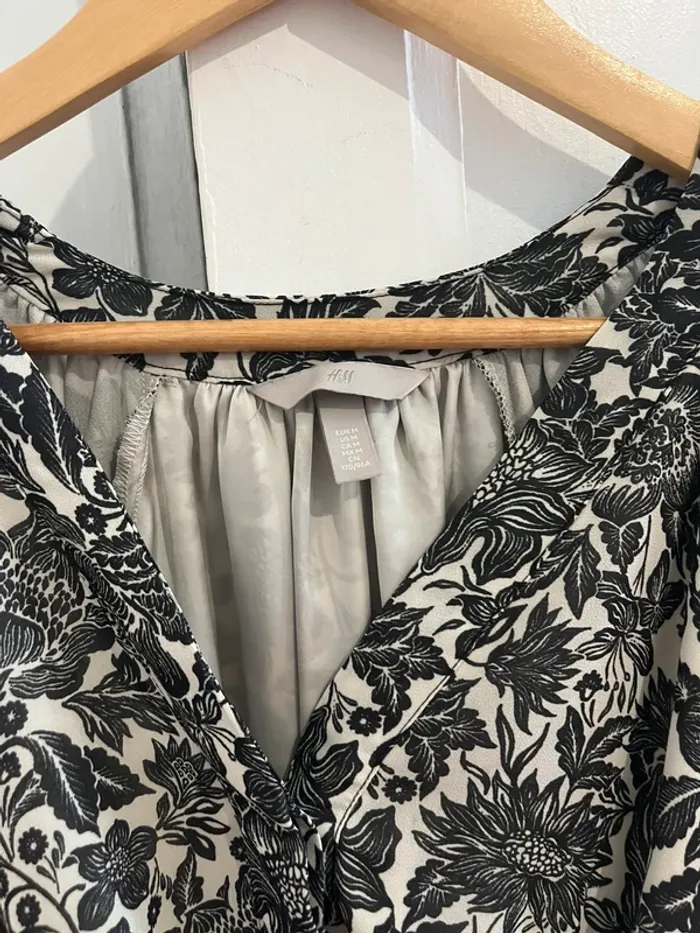 Robe H&M noir et blanche - photo numéro 2
