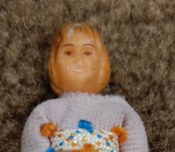 Mini poupée caroline - photo numéro 3