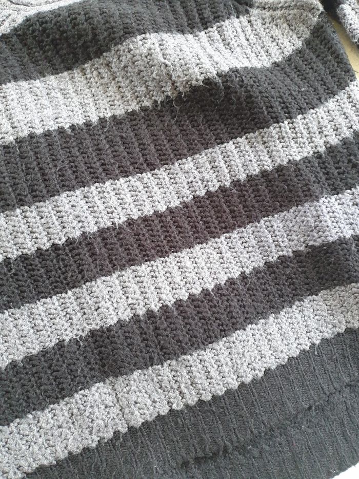 Pull femme M noir et gris - photo numéro 4