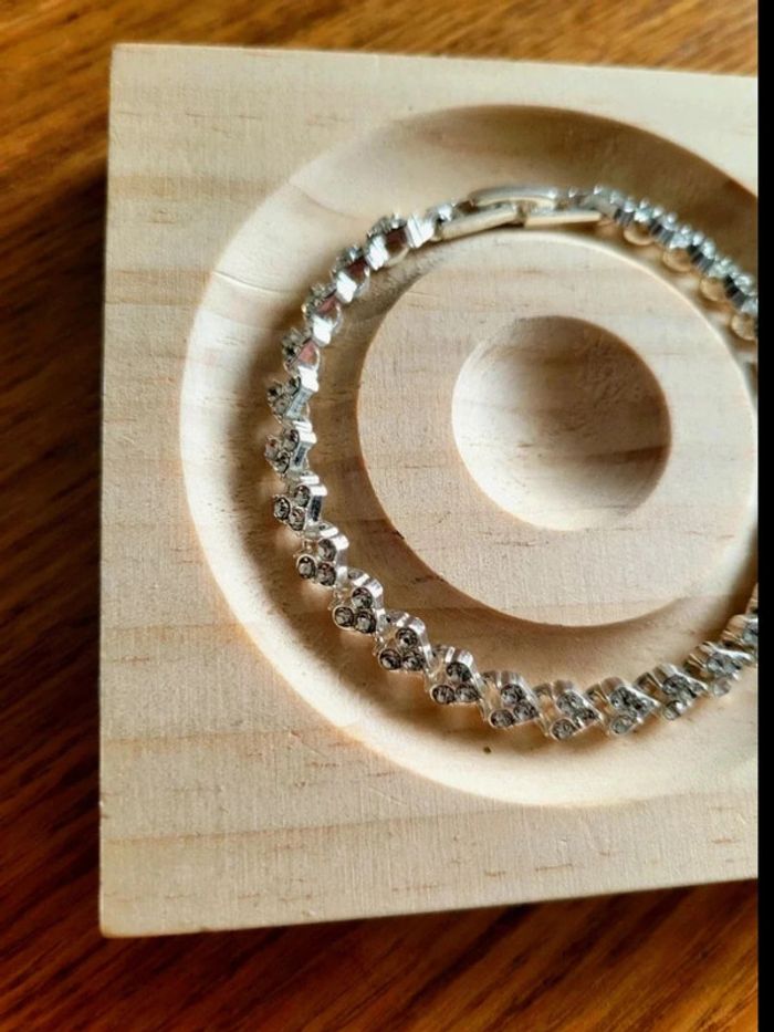 Bracelet fleurs strass argenté – bijou fantaisie élégant femme – chaîne fine brillante chic soirée - photo numéro 5