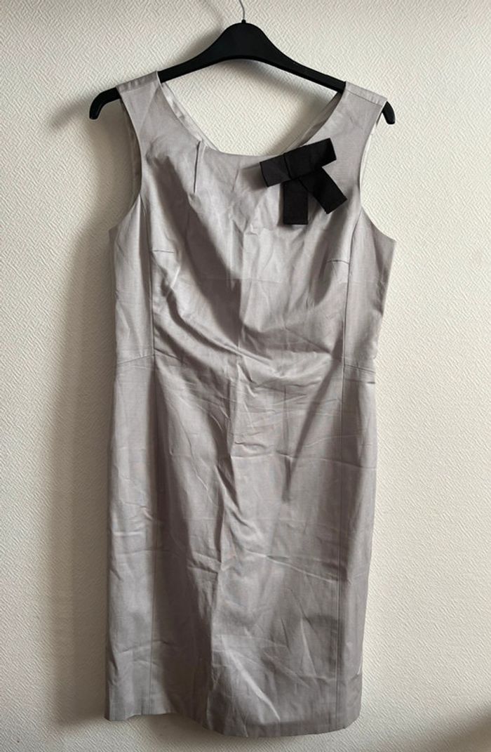 Robe gris clair