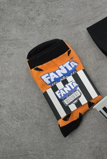 Chaussettes Beetlejuice x Fanta