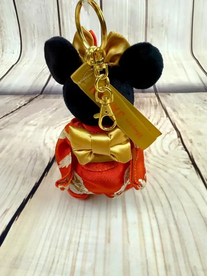 Petite peluche Disney Store Japon - Minnie kimono - photo numéro 4