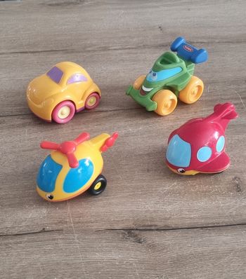 Lot véhicules pour bébé