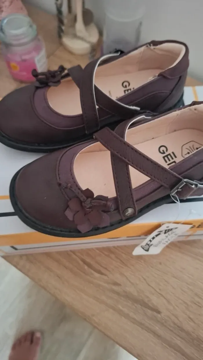 Chaussure neuf - photo numéro 2